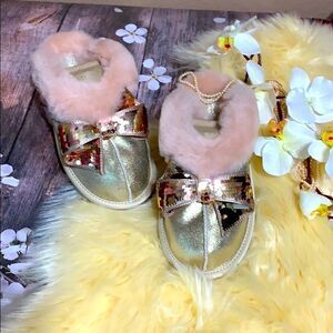 UGG SEQUIN BOW SLIPPER GOLD